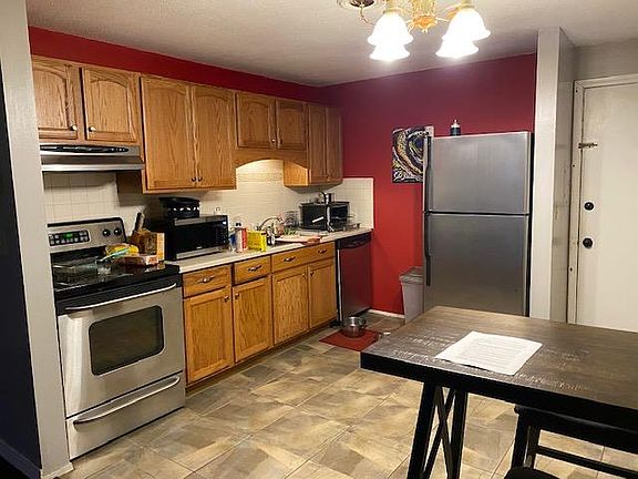 2nd image of 144K Capitol Hill Dr
