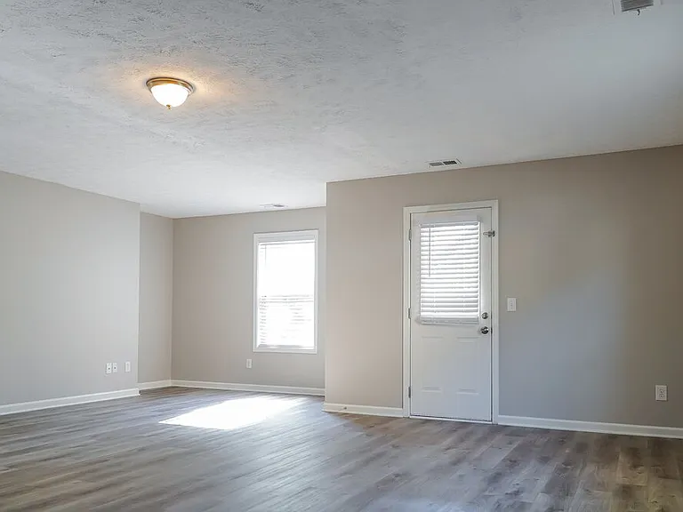 960 Styles Ct — Photo 8