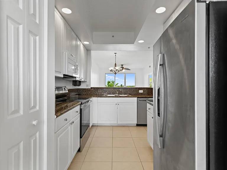 27 Royal Palm Way #503 — Photo 14