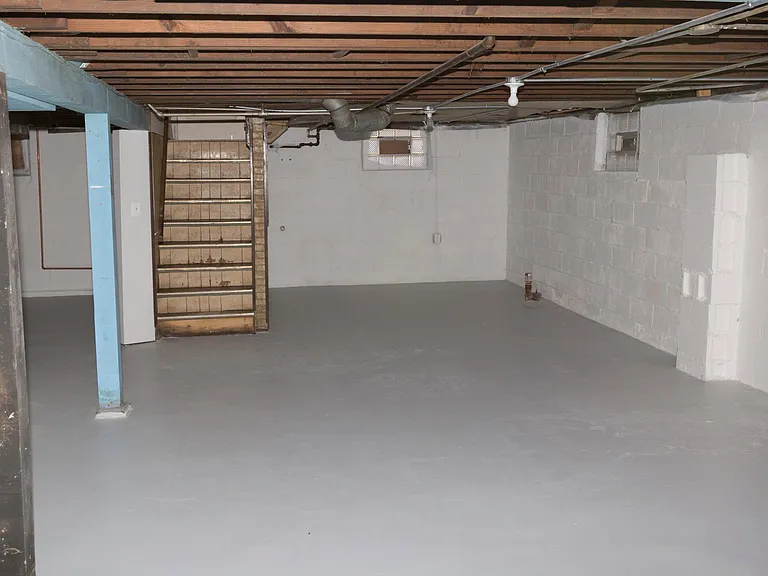 1327 Lincoln St — Photo 13