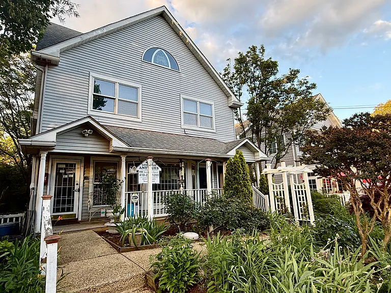 110 Annapolis St #A — Photo 2