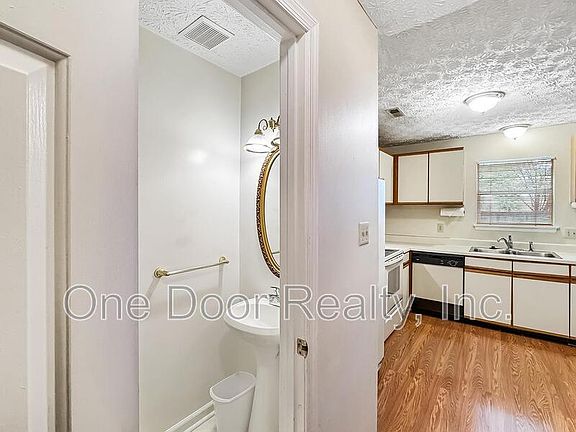 4th image of 1217 Palmerton Dr