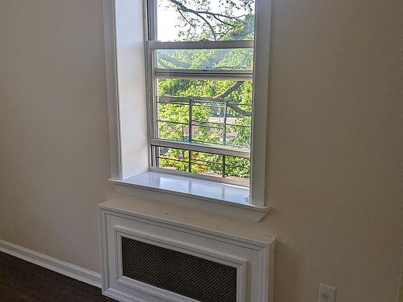 4th image of 91-32 195th St #3G