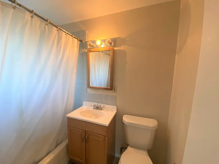 1681 Hanover St — Photo 8