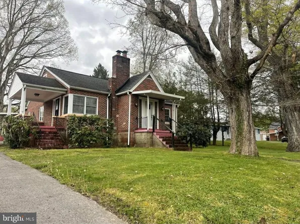 303 Crescent Rd, Beckley, WV 25801