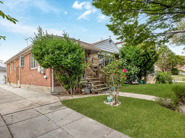 65-32 170th Street image 3 of 27