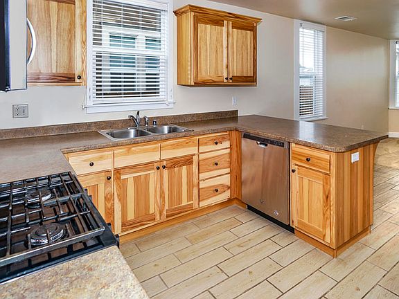 3rd image of 1411 West Ave