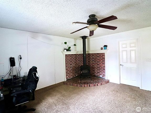 3rd image of 1323 Nebraska Street SE