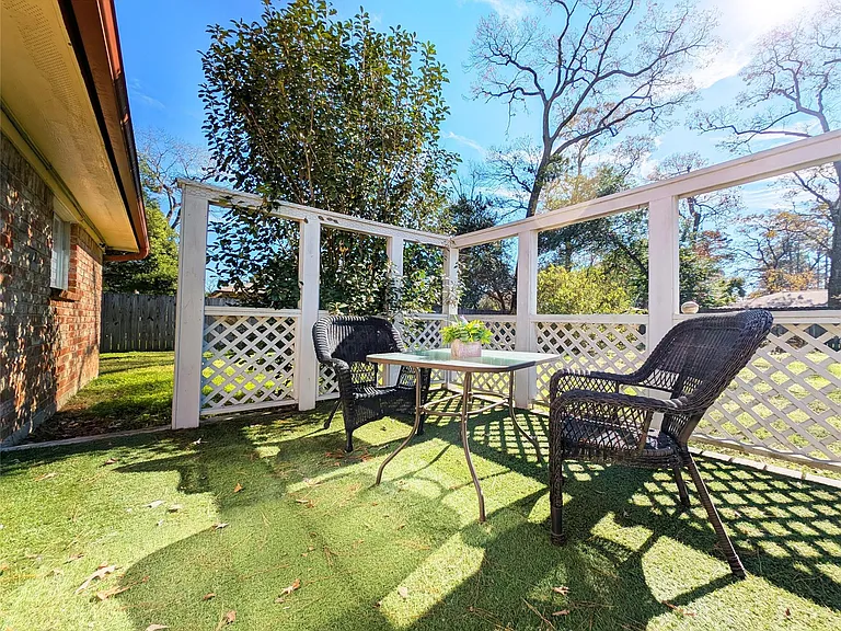 3215 Royal Oaks Dr — Photo 22