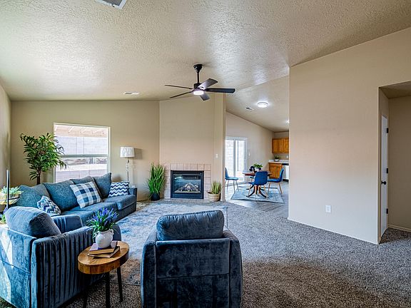 4th image of 2415 Desertwood Dr SW