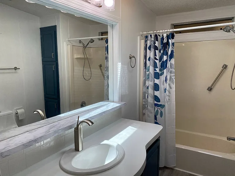 5661 SW 54th Ter — Photo 11