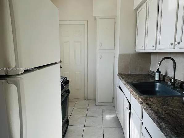 1207 Marseille Dr APT 32, Miami Beach, FL 33141