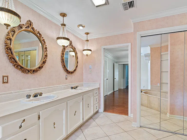 504 Alonda Dr — Photo 19