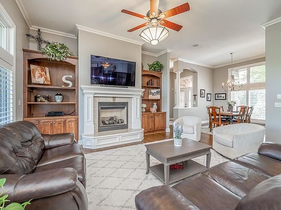 3rd image of 2081 N Glen Wood Ct