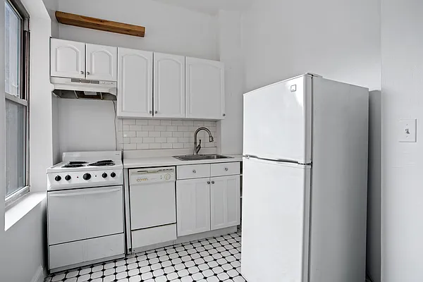 Rented by Douglas Elliman | media 10