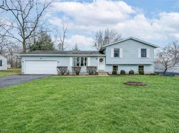 4957 E Calla Rd, New Middletown, OH 44442