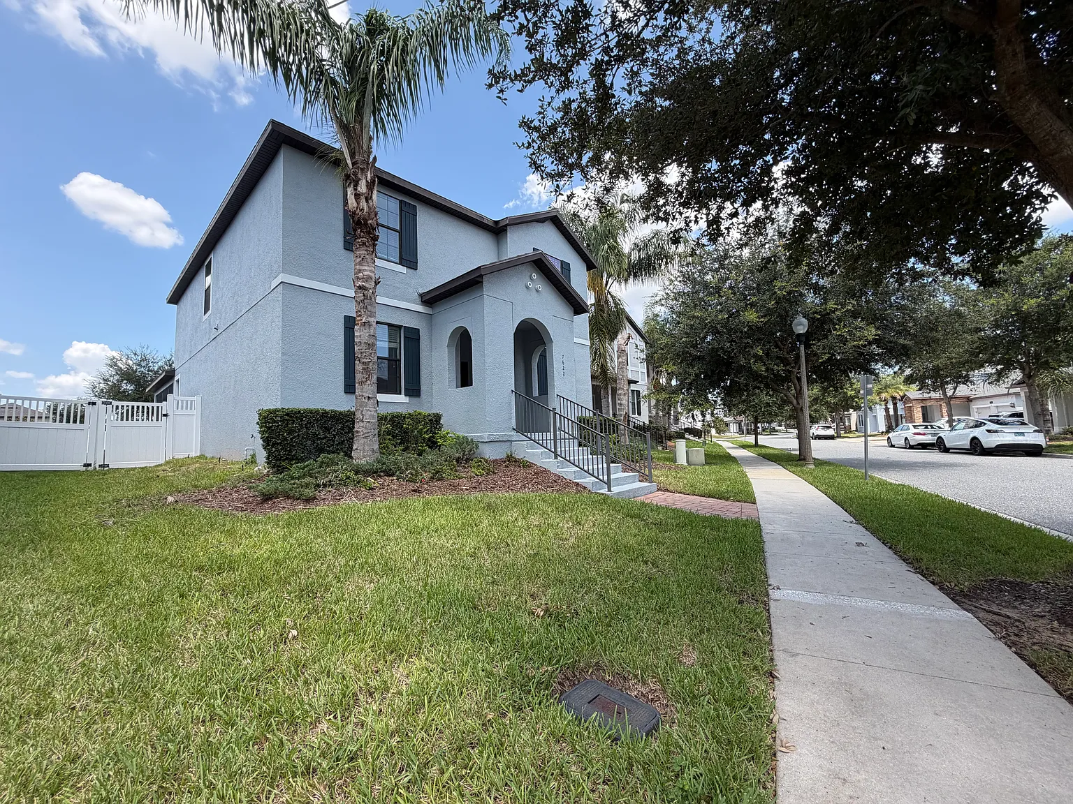 5 bed, 2455 sqft, $3,300 — Photo 2