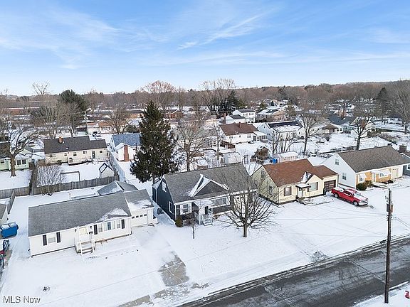 2nd image of 136 Wise Ave SE