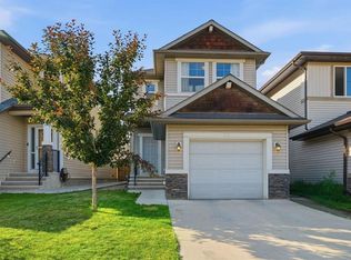 98 S Panton Way NW, Calgary, AB T3K 0X2