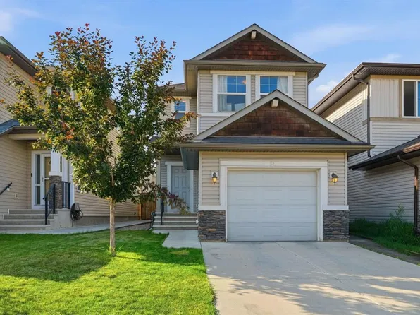 98 S Panton Way NW, Calgary, AB T3K 0X2