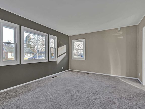 5th image of 711 E 160th St