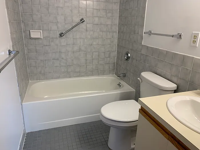 35 Vine St #303 — Photo 6
