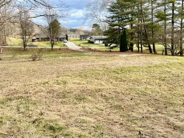 227 Nesbitt Rd, Lucasville, OH 45648