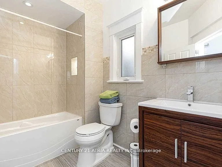 639 Mortimer Ave — Photo 3