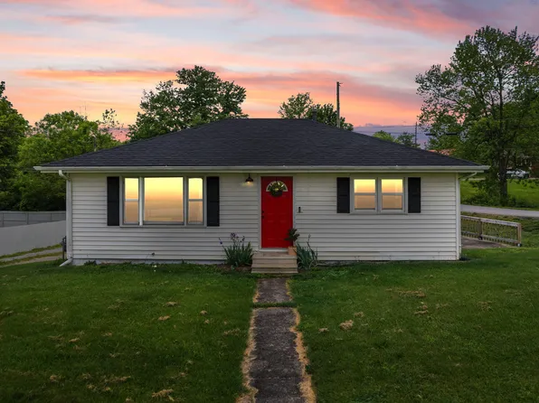 102 Debbie Ave, Lancaster, KY 40444