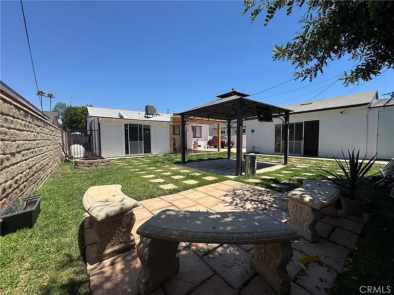 8739 Tyrone Ave — Photo 39