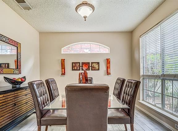 3rd image of 1808 Kingston Ln