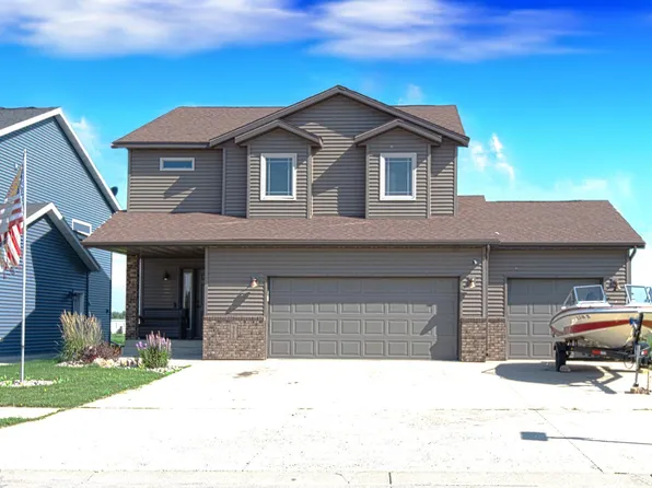 6205 55th Ave S, Fargo, ND 58104