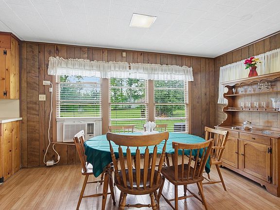 4th image of 805 Goss Rd