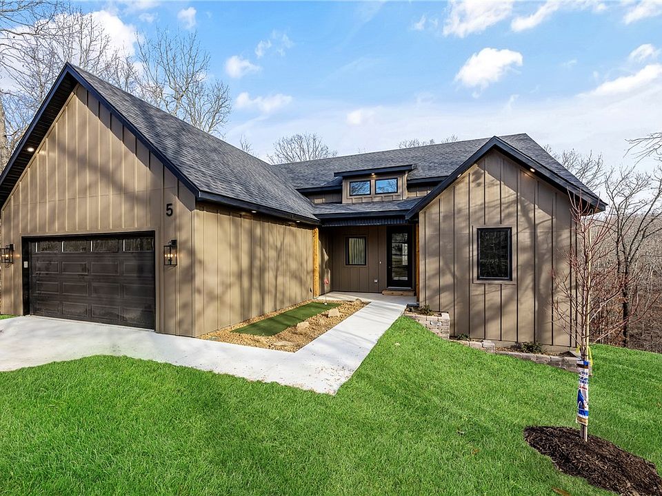 1st image of 5 Carpenter Ln