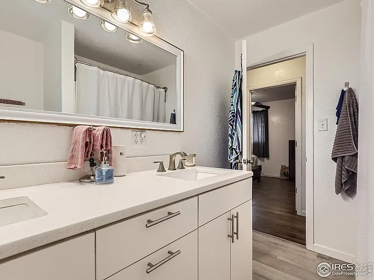 5861 Demott Ave — Photo 10