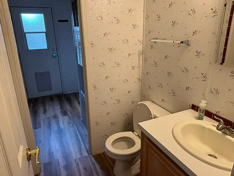 610 E Park Dr — Photo 7