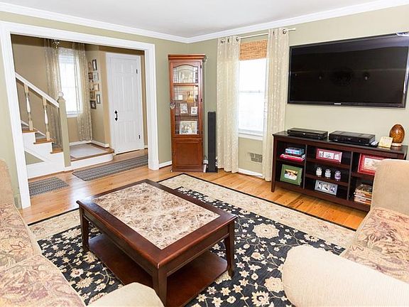 2nd image of 90 Park Forest Dr