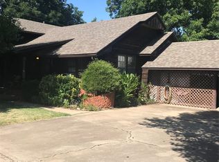 318 S Independence Ave, Cushing, OK 74023