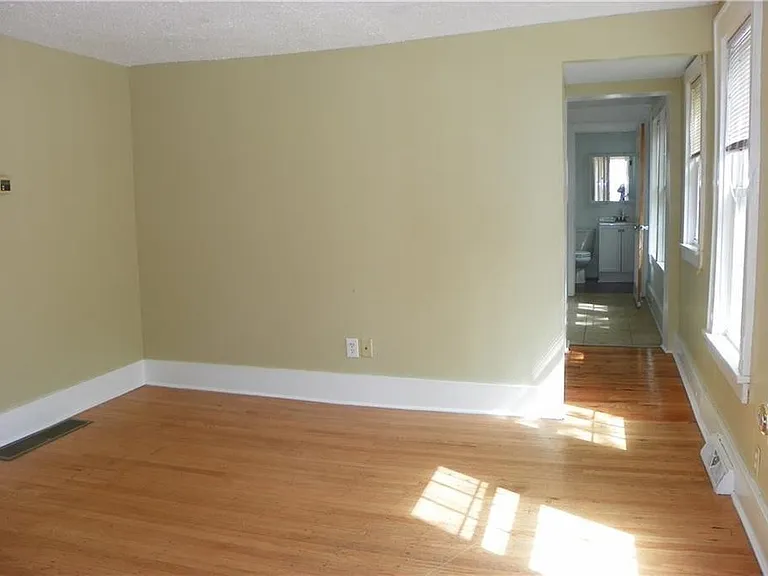82 Adams St #1 — Photo 8