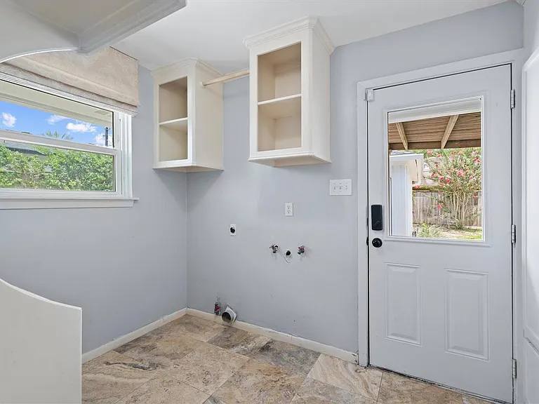 1328 Bingle Rd — Photo 22
