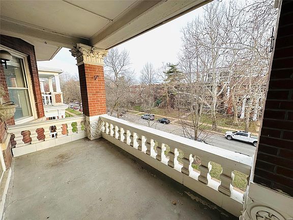 3rd image of 5561 Waterman Blvd APT 3-E