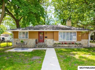 909 Main Ave, Clear Lake, IA 50428