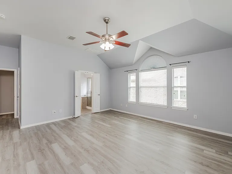 12422 Daimler Dr — Photo 22