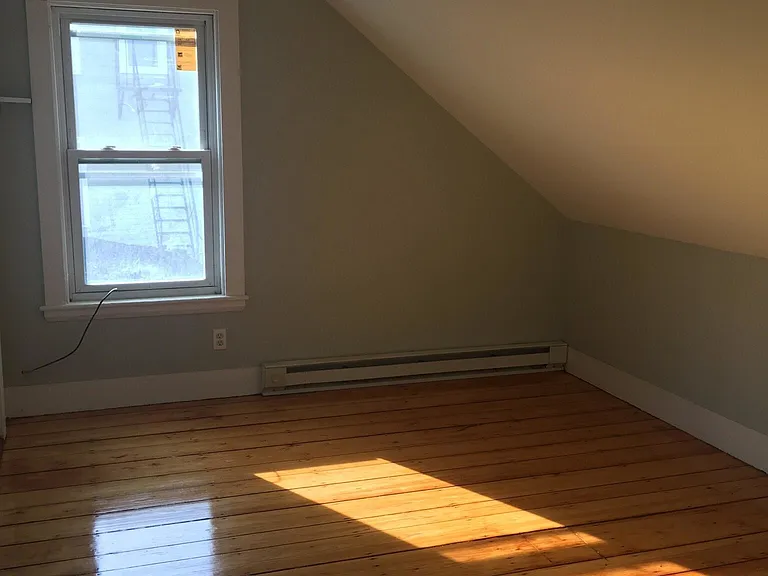 10 Saunders St — Photo 8