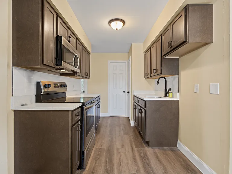 417 Boulevard — Photo 2
