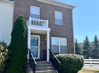 952 Hartford Village Blvd, Columbus, OH 43228