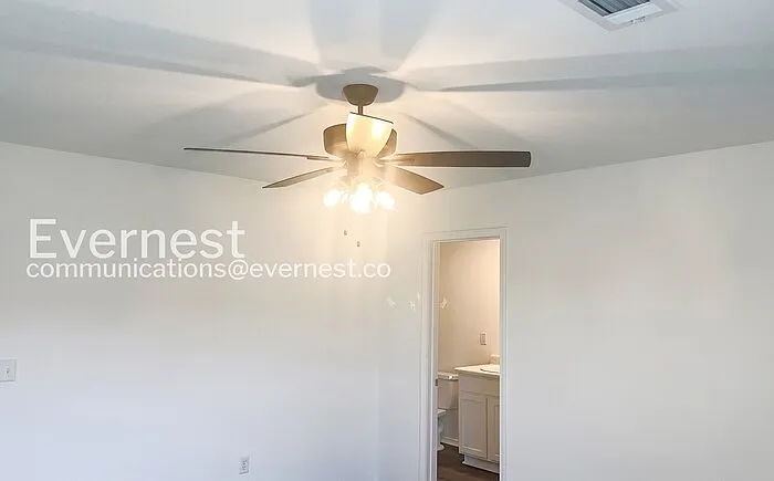 6673 Hollywood Ave — Photo 16