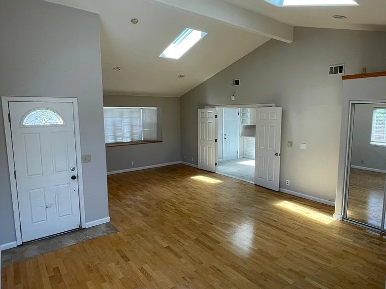 6701 Melody Ct — Photo 8