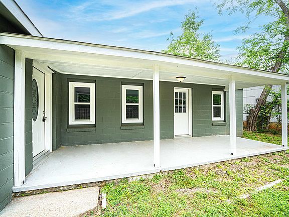 3rd image of 301 W Birdsong St