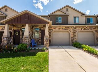 953 W Village Bend Ln, Midvale, UT 84047